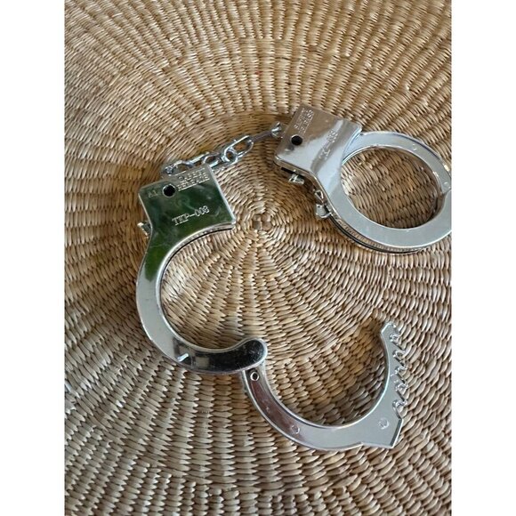 Pretend Play Handcuffs - Picture 6 of 9